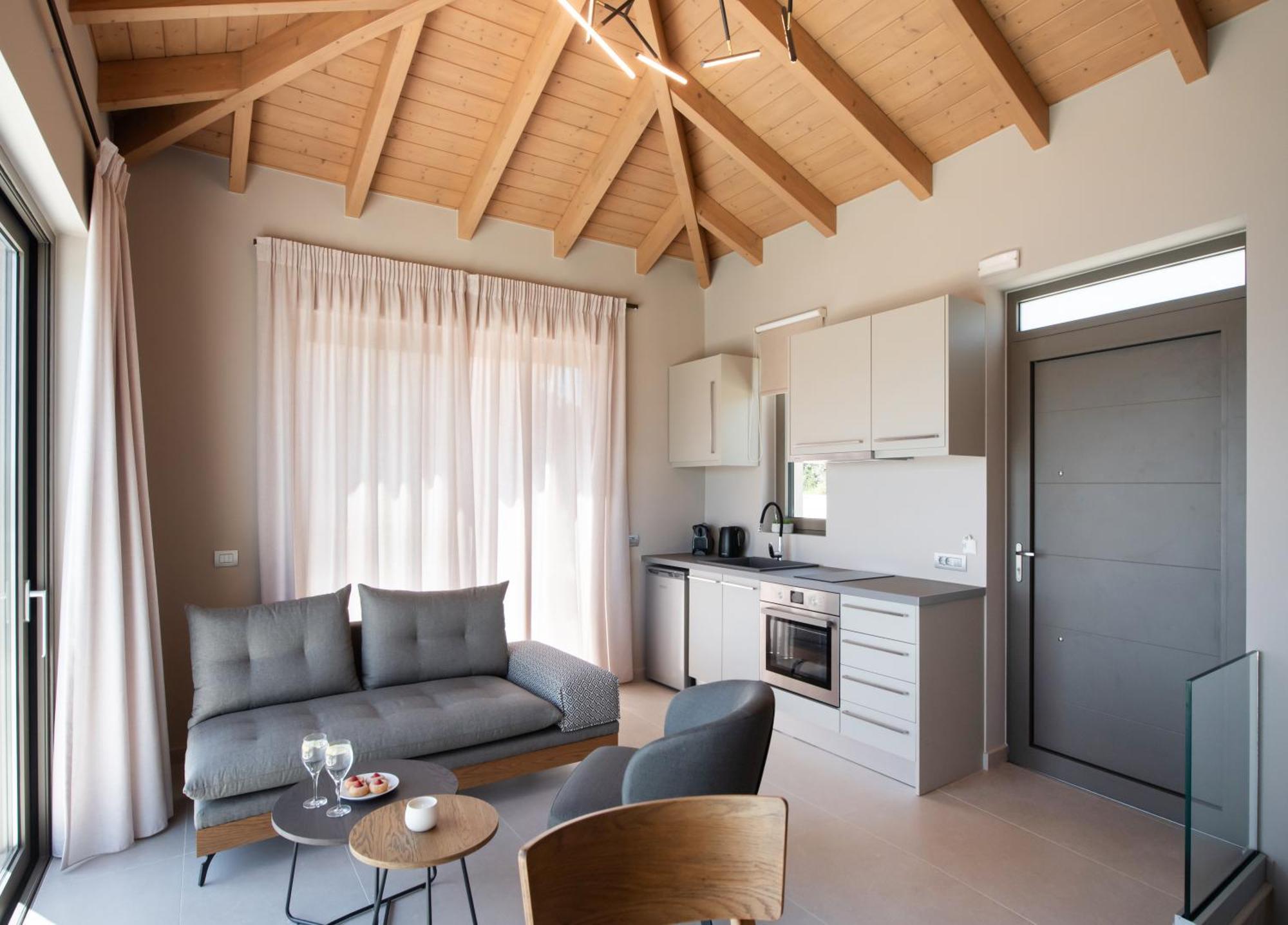 Highview Luxury Suites Katouna Exterior photo